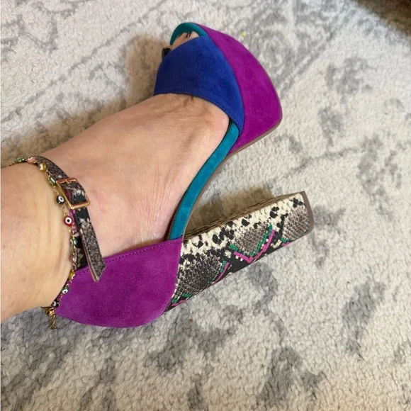 Steve Madden Blue and Pink Heels - Picture 3 of 5